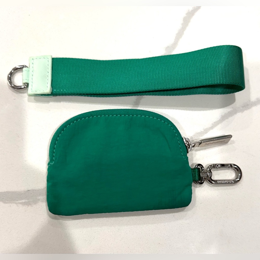 Lululemon Emerald Green Zippered Pouch Wrislet - Picture 8 of 9